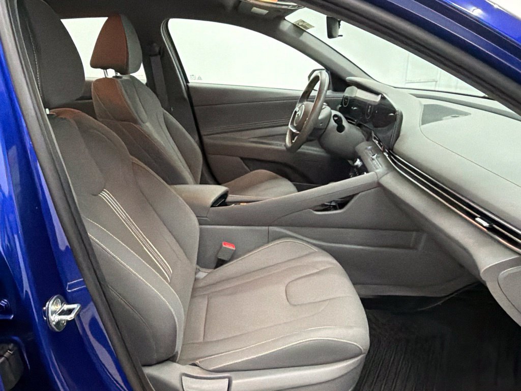 Used 2023 Hyundai Elantra SEL w/ Convenience Package FWD image 29