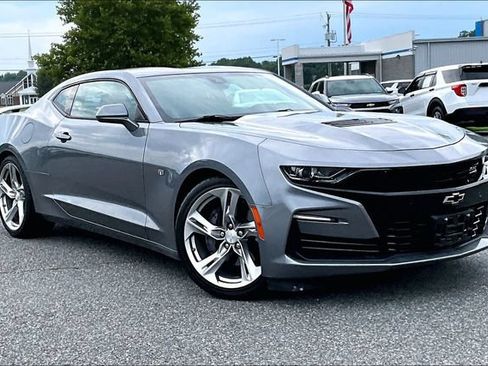 Used 2019 Chevrolet Camaro SS RWD image 2