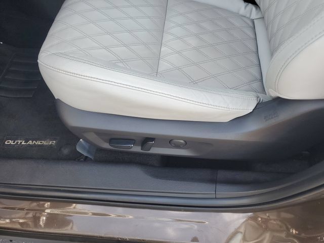 Used 2022 Mitsubishi Outlander SEL FWD image 18