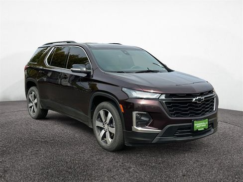 Used 2022 Chevrolet Traverse LT w/ LT Premium Package image 7