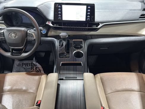 Used 2023 Toyota Sienna Limited AWD/4WD image 9
