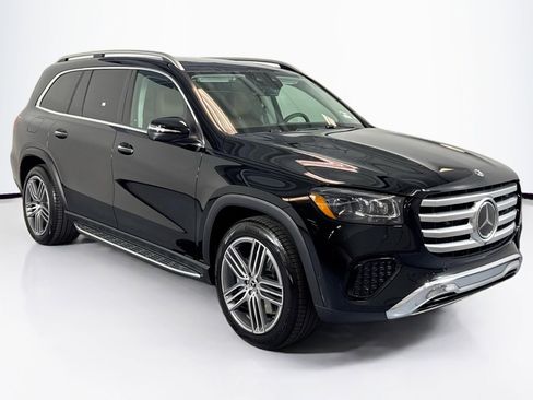 New 2026 Mercedes-Benz GLS 450 4MATIC image 3
