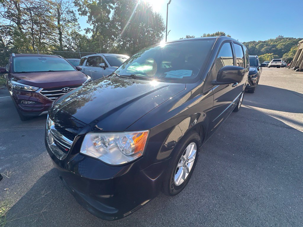 Used 2015 Dodge Grand Caravan SXT w/ Rear Park Assist Package FWD image 2