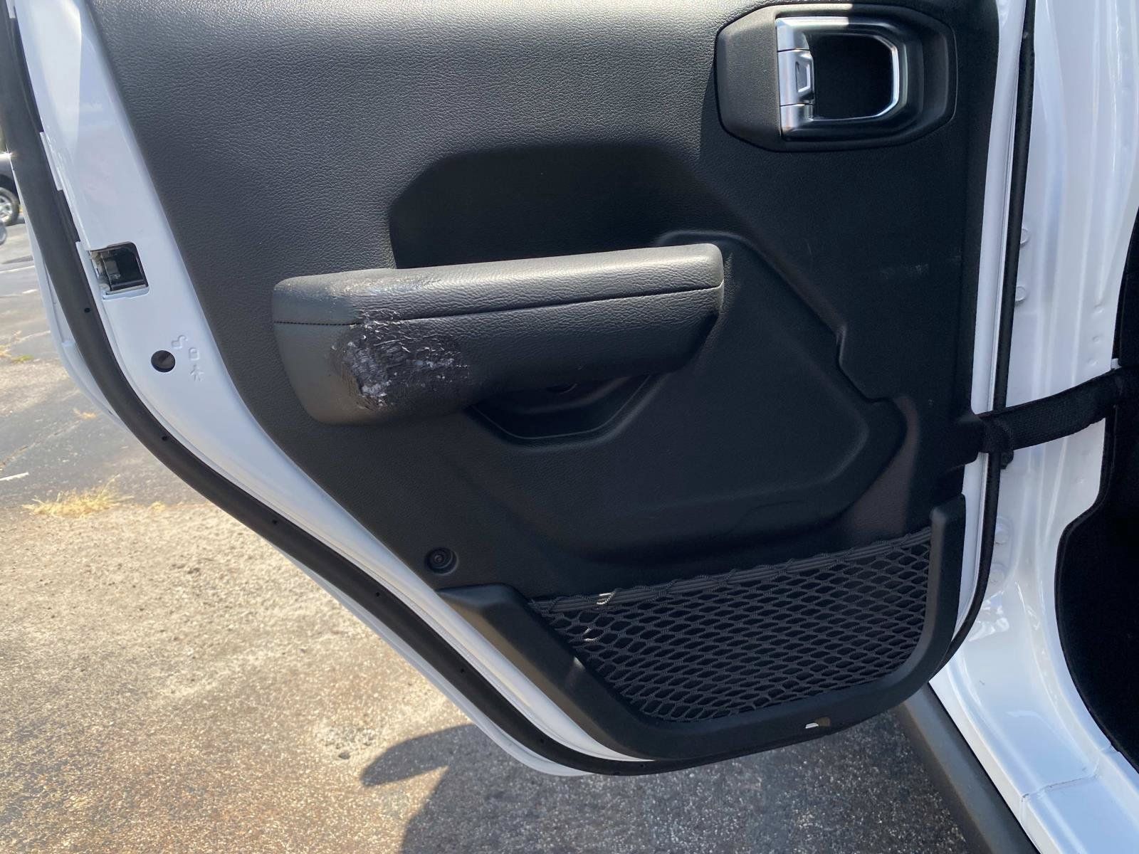 Used 2023 Jeep Wrangler Unlimited w/ Sun & Screen Package AWD/4WD image 18