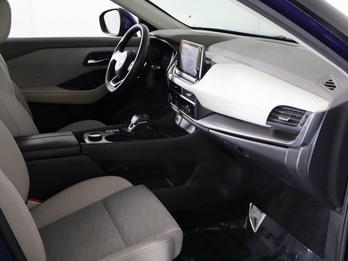 Used 2023 Nissan Rogue SV image 21