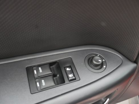 Used 2010 Dodge Challenger R/T RWD image 32
