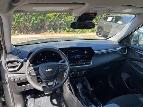 Used 2025 Chevrolet TrailBlazer LT FWD image 34
