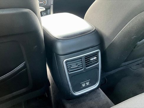 Used 2018 Dodge Charger R/T image 10