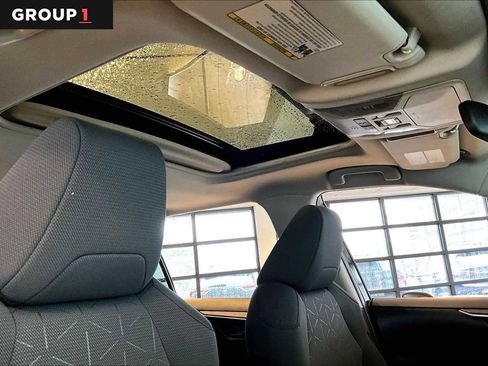 Used 2022 Toyota RAV4 XLE w/ Convenience Package image 14