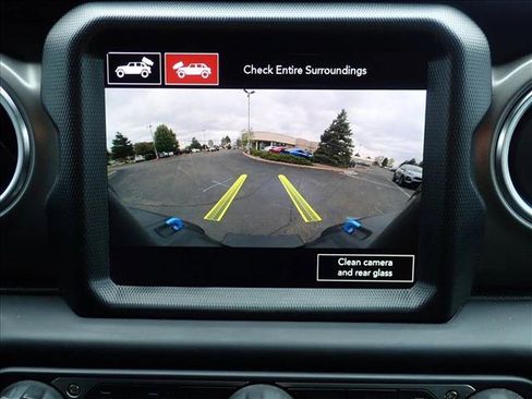 Used 2023 Jeep Wrangler Unlimited Rubicon 4xe w/ Cold Weather Group AWD/4WD image 13