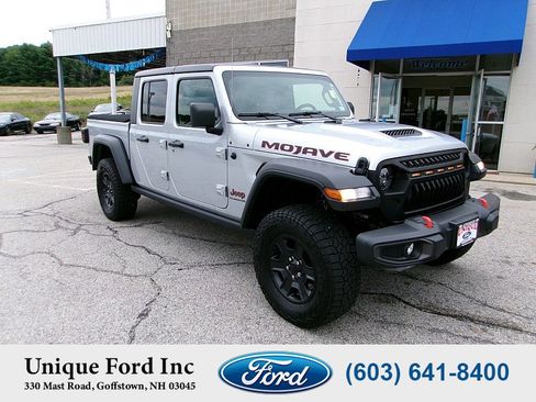 Used 2022 Jeep Gladiator Mojave w/ Cold Weather Group AWD/4WD image 2