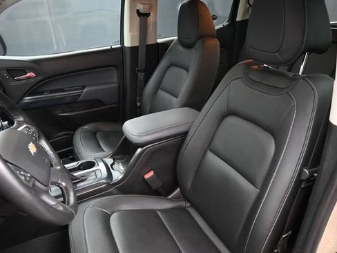 Used 2022 Chevrolet Colorado Z71 AWD/4WD image 16