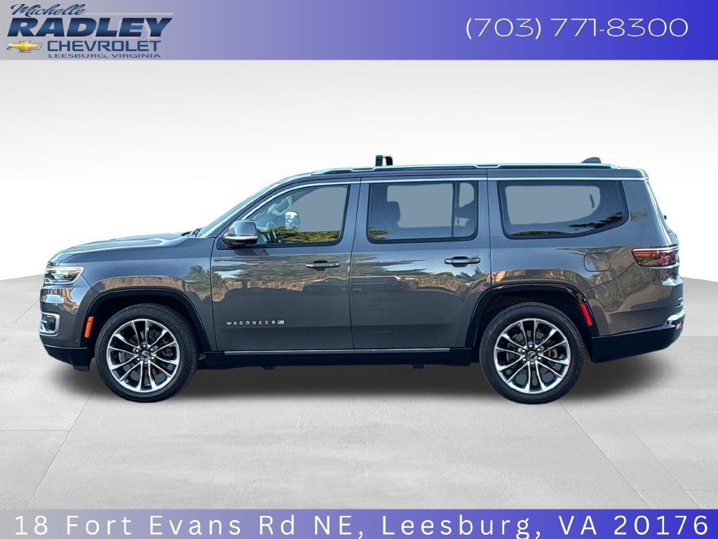 Used 2022 Jeep Wagoneer Series III w/ Premium Group I AWD/4WD image 2