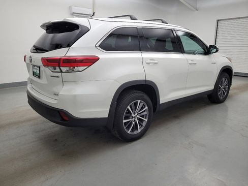 Used 2019 Toyota Highlander XLE AWD/4WD image 10