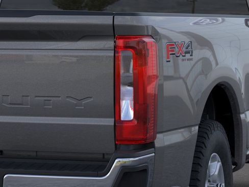 New 2026 Ford F350 XLT w/ FX4 Off-Road Package image 21