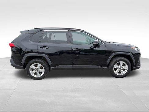 Used 2021 Toyota RAV4 XLE AWD/4WD image 8
