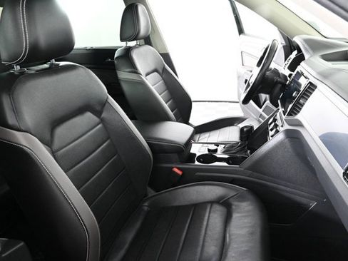 Certified 2022 Volkswagen Atlas SEL Premium image 15