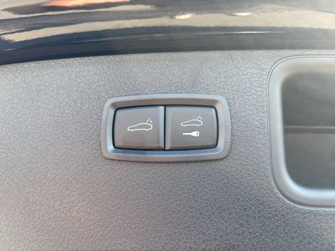 Certified 2026 Porsche Macan AWD/4WD image 11