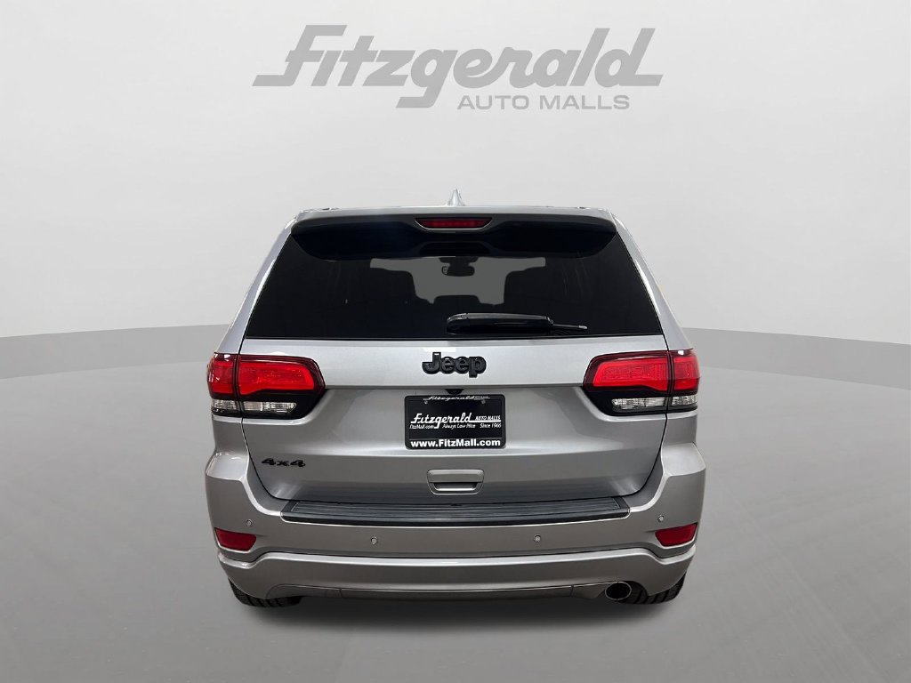 Used 2018 Jeep Grand Cherokee Altitude AWD/4WD image 4