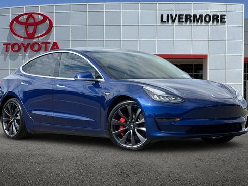 Used 2020 Tesla Model 3 Performance image 2