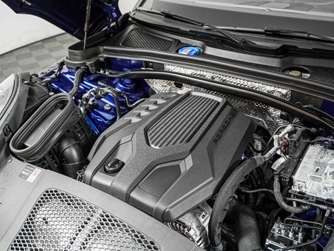 New 2026 Porsche Macan image 13