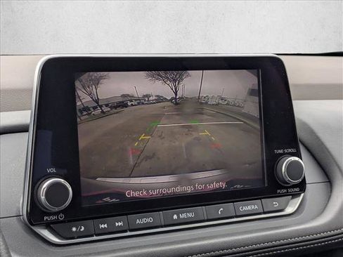 Used 2023 Nissan Rogue SV image 12