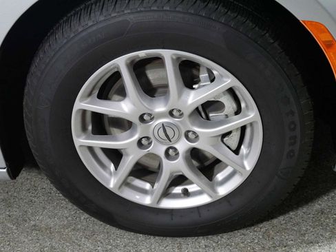 Used 2024 Chrysler Pacifica Touring-L FWD image 15