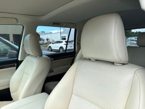 Used 2023 Lexus GX 460 Luxury w/ Sport Design Package AWD/4WD image 17