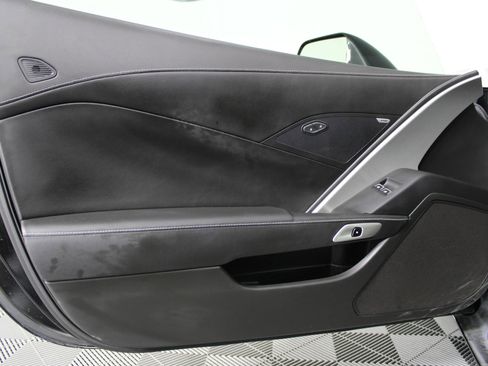 Used 2017 Chevrolet Corvette Stingray Coupe w/ Carbon Flash Badge Package image 33