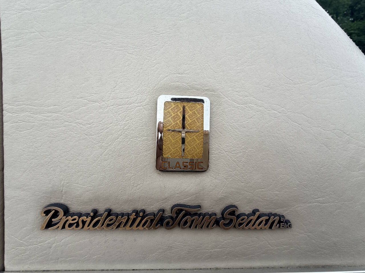Used 1999 Lincoln Town Car Signature RWD image 51