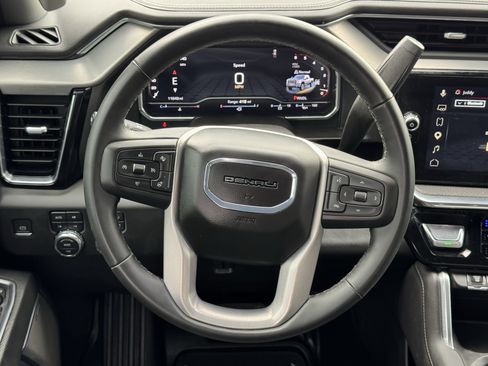 Used 2025 GMC Sierra 2500 Denali AWD/4WD image 12