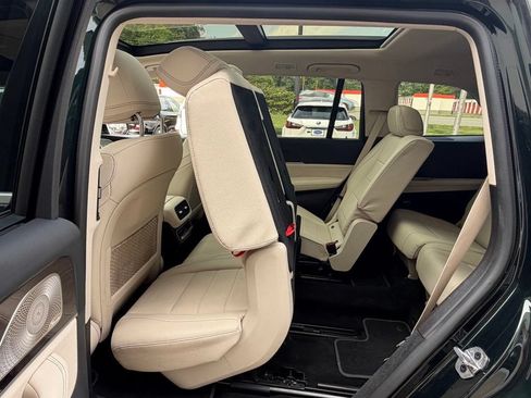 Used 2023 Mercedes-Benz GLS 450 4MATIC image 28