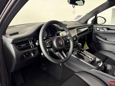 New 2025 Porsche Macan S image 4