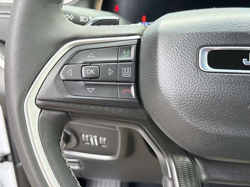 Used 2025 Jeep Grand Cherokee L Laredo w/ Luxury Tech Group I RWD image 39