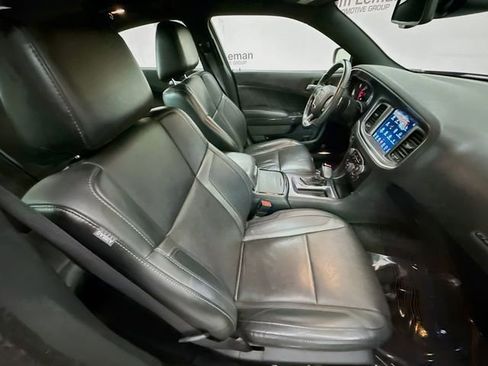 Used 2017 Dodge Charger SXT w/ AWD Premium Group image 29