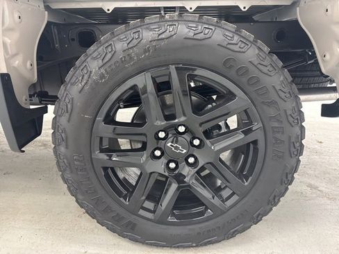 New 2026 Chevrolet Silverado 1500 Custom Trail Boss w/ Dark Appearance Package image 35