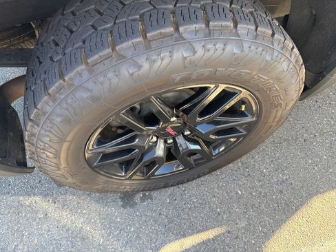 Used 2021 GMC Sierra 1500 Elevation w/ LPO, Elevation Black Package AWD/4WD image 3