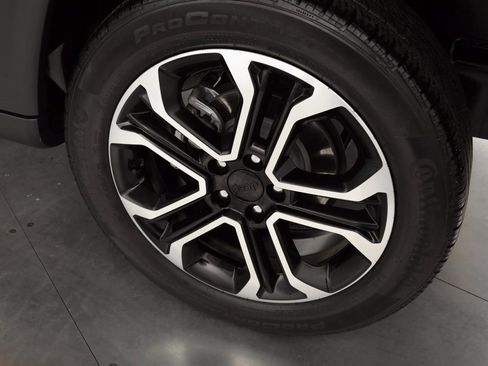 Certified 2024 Jeep Compass Limited image 11