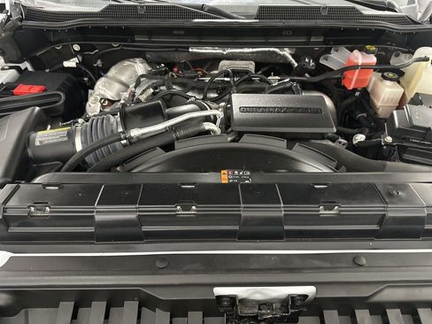 Used 2024 Chevrolet Silverado 2500 LT AWD/4WD image 11