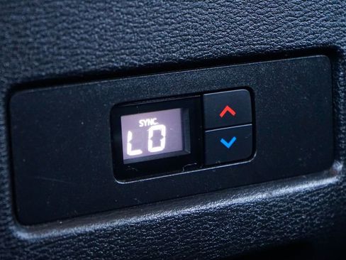Used 2022 Mitsubishi Outlander SEL FWD image 36