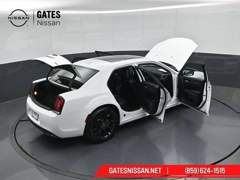 Used 2022 Chrysler 300 Touring L w/ Popular Equipment Group AWD/4WD image 54