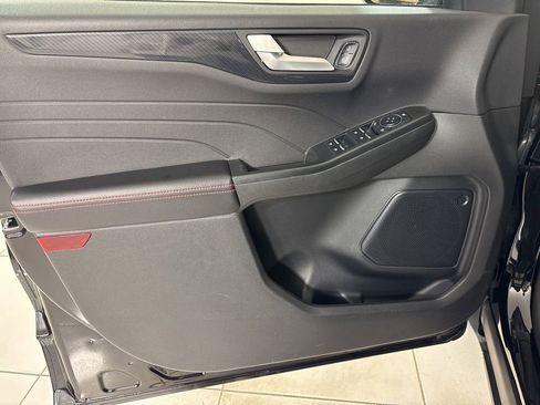 Used 2025 Ford Escape ST-Line image 16