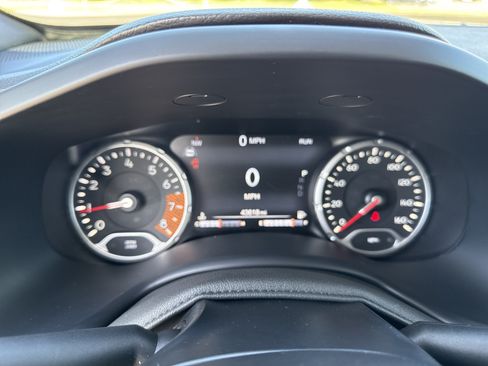Used 2023 Jeep Renegade Latitude AWD/4WD image 20