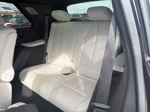 Certified 2026 Cadillac Vistiq Luxury image 16