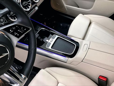 Certified 2025 Mercedes-Benz GLA 250 4MATIC image 16