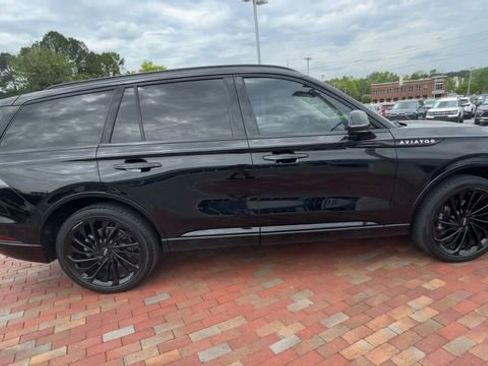 Used 2023 Lincoln Aviator Reserve w/ Equipment Group 201A AWD/4WD image 2