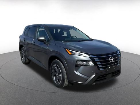 Used 2025 Nissan Rogue SV FWD image 3