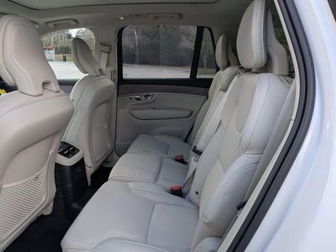 New 2026 Volvo XC90 T8 Ultra w/ Protection Package Premier AWD/4WD image 3