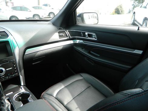 Used 2016 Ford Explorer Sport w/ Equipment Group 401A image 18