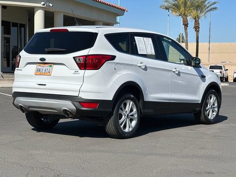 Used 2019 Ford Escape SE FWD image 3